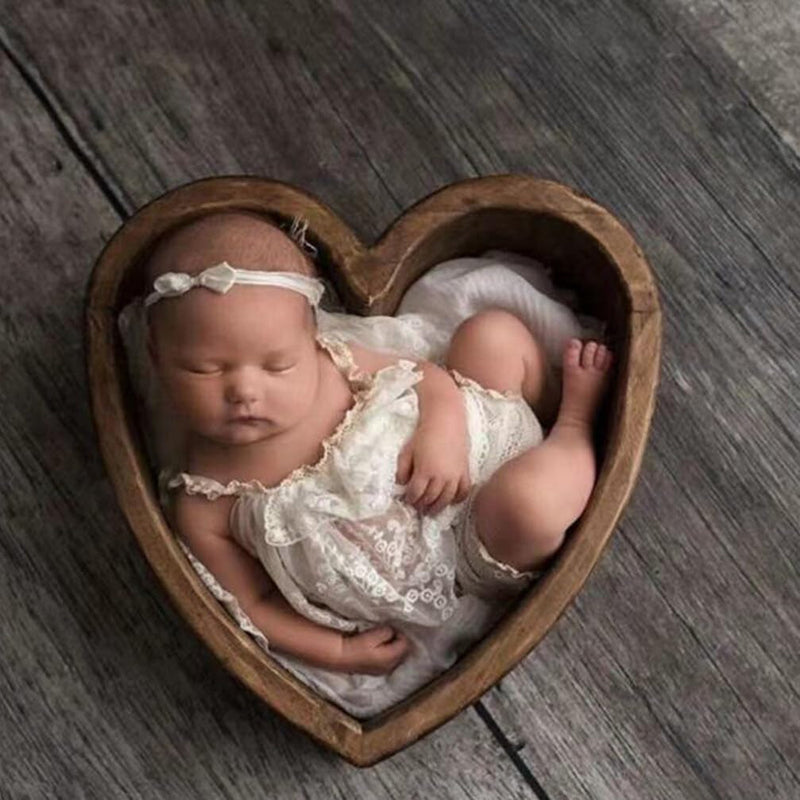 Abaodam 1Pc Heart Shaped Baby Wooden Photography Newborn Studio Posing Box Photo Shoot Prop（Deep Coffee ）