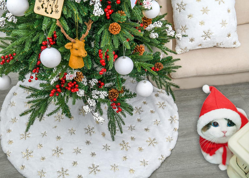 Faux Fur Christmas Tree Skirt,48 Inches Large Luxury Tree Skirt with Gold Snowflake Sequin, Christmas Decorations Holiday Thick Plush Tree Xmas Ornaments（White and Gold,48 Inch）