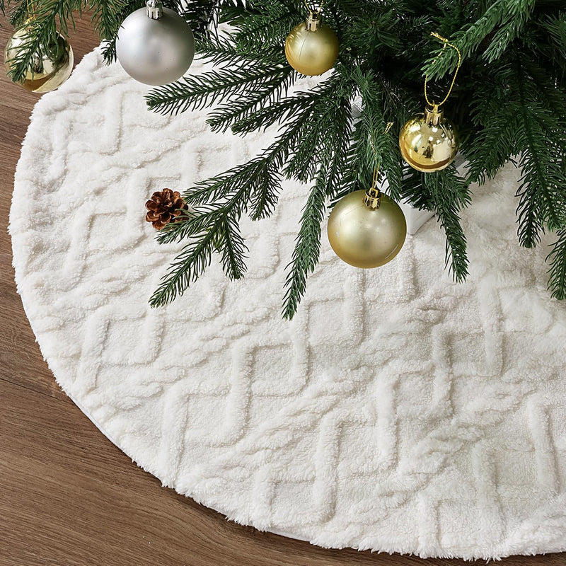 Faux Fur Christmas Tree Skirt: 36 Inch White Plush Faux Fur Christmas Tree Cover with Crossed Diamond Textured Pattern, Rustic Christmas Tree Decorations for Merry Christmas Home Décor Xmas Indoor