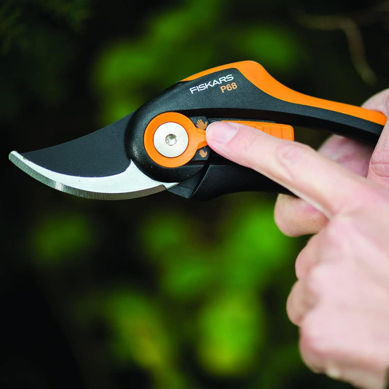 Fiskars Smartfit Pruner Bypass P68, Cutting Diameter Adjustable up to 5/8" Cut, Steel Blades with Non-Stick Coating/Fiberglass Reinforced Plastic Handles, Length:8 Inches, Black/Orange, 391171-4001