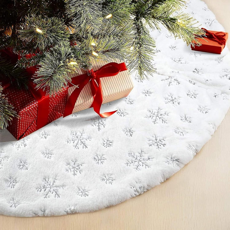 48Inch White Christmas Tree Skirt Tree Carpet Blanket, Soft Christmas Tree Blanket with Silver Snowflake White Faux Fur Carpet for Christmas Holidays Decoration