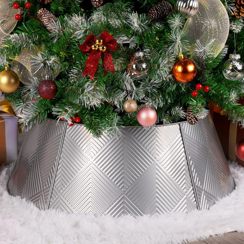 Brightever Metal Christmas Tree Skirt, 28In Diameter Christmas Tree Collar with Unique Line Pattern, Silver Tree Skirt for Pencil Tree, Christmas Tree Stand Cover for Bedroom Xmas Tree, Pets-Friendly