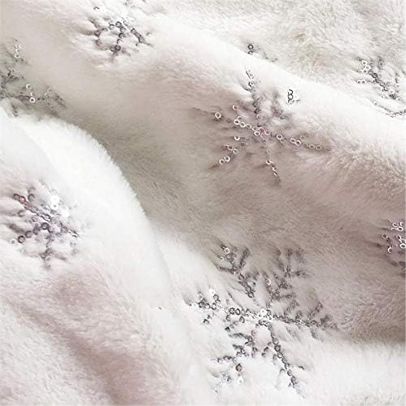 48Inch White Christmas Tree Skirt Tree Carpet Blanket, Soft Christmas Tree Blanket with Silver Snowflake White Faux Fur Carpet for Christmas Holidays Decoration