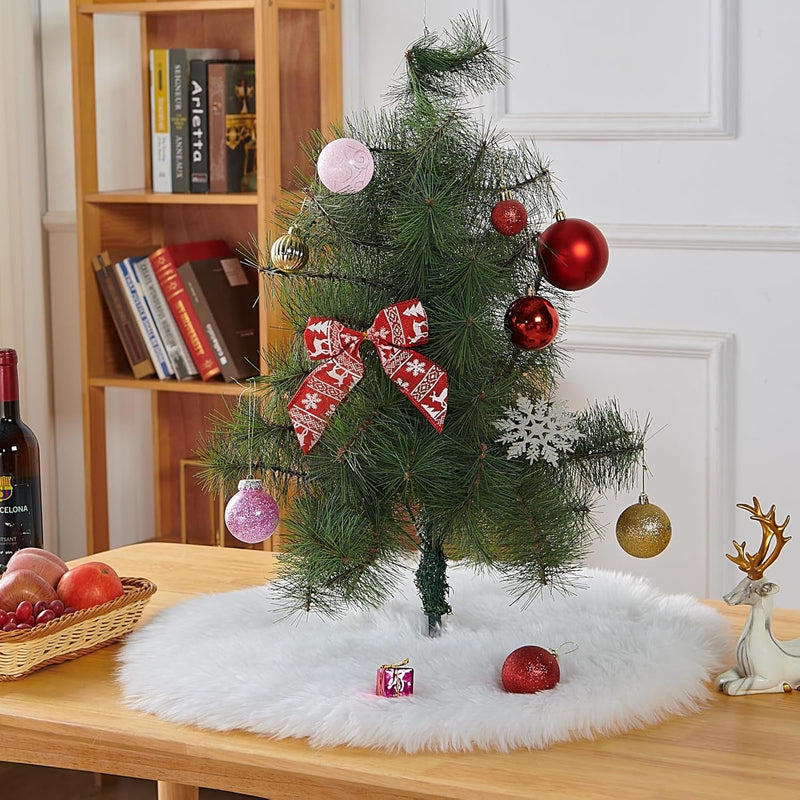 Christmas Tree Skirt, White round Faux Fur Plush Xmas Tree Skirts Small Mat Decorations for Merry Christmas New Year Party Holiday Home Table Decor,17.7 Inches