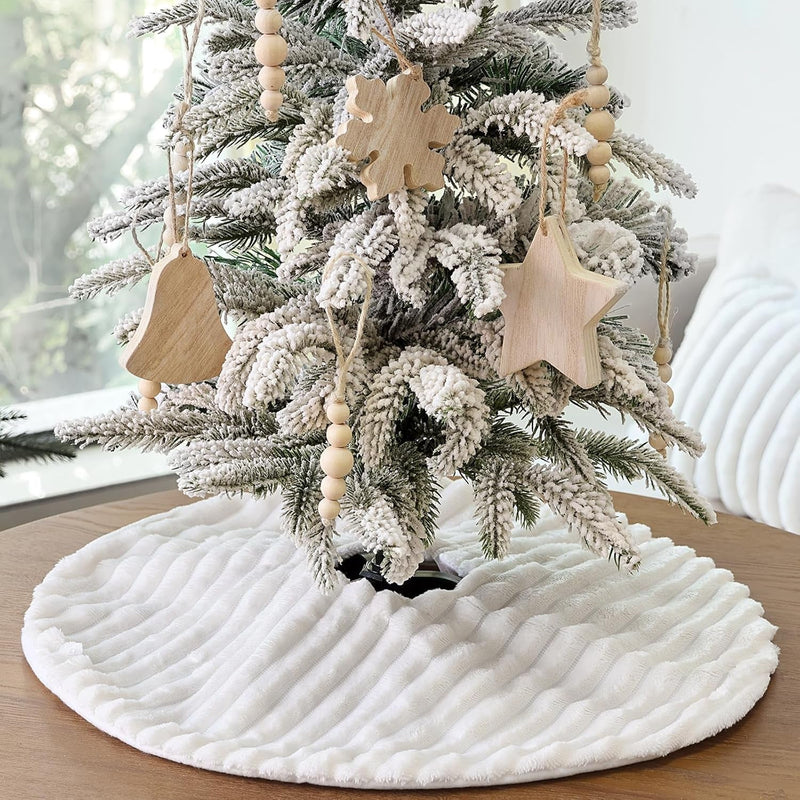 Faux Fur Christmas Tree Skirt: 18 Inch White Plush Faux Fur Christmas Tree Skirt with Stripe Textured Pattern, Soft Christmas Tree Decorations for Merry Christmas Home Décor Xmas Party Gifts