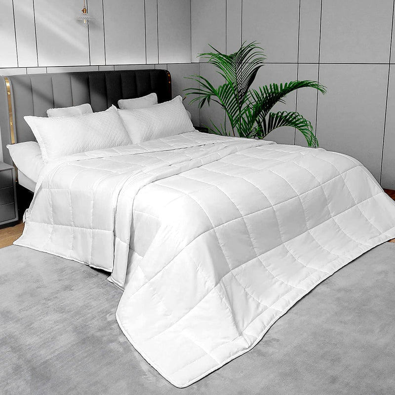 SOULOOOE Oversized California King plus Comforter 120X120 Extra Large King Size Quilts 3 Pieces Lightweight Reversible down Alternative Bedspreads for All Season with 8 Corner Tabs Blanket Grey Home & Garden > Linens & Bedding > Bedding > Quilts & Comforters SOULOOOE White Oversized King Plus 