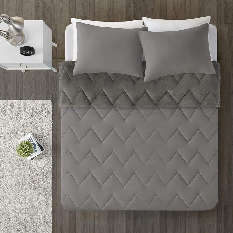 Intelligent Design Kai Solid Chevron Quilted Reversible Ultra Soft Microfiber to Cozy Plush Zipper Closure Comforter Set Bedding, Full/Queen Size, Grey
