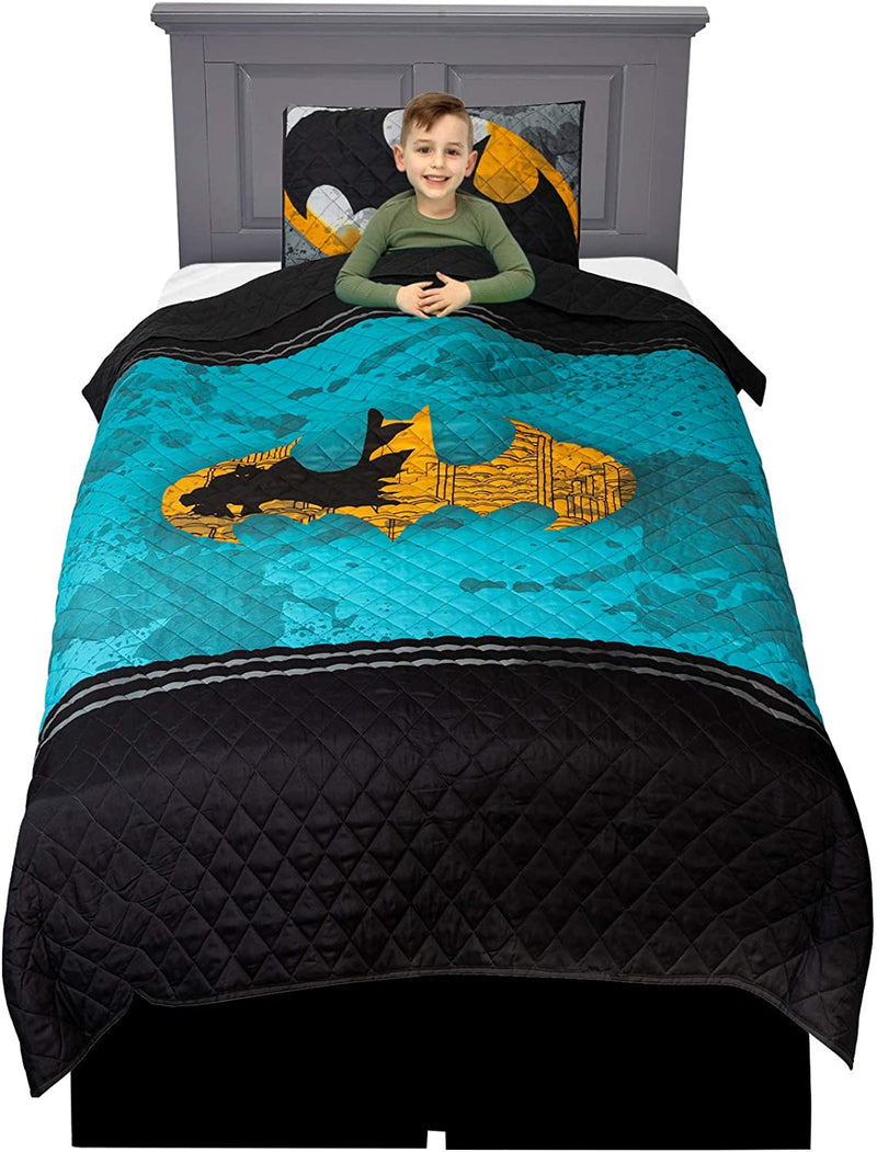 Franco Kids Bedding Microfiber Pillow Sham and Quilt Set, Twin/Full, Batman Home & Garden > Linens & Bedding > Bedding Franco Batman Twin/Full Size (72 in x 86 in) 