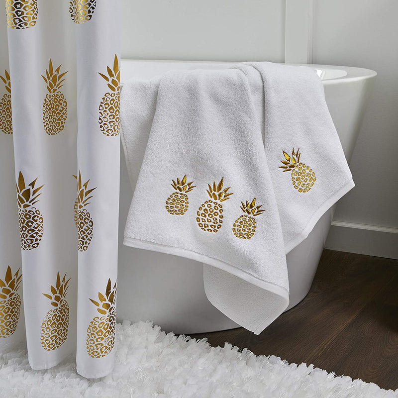 SKL Home by Saturday Knight Ltd. Gilded Pineapple Bath Towel, White Home & Garden > Linens & Bedding > Towels SKL Home   