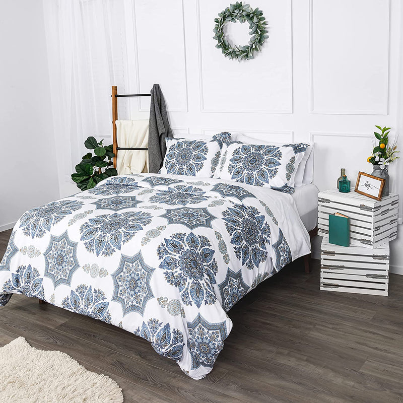 Southshore Fine Living, Inc. Oversized Comforter Bedding Set down Alternative All-Season Warmth, Soft Cozy Farmhouse Bedspread 3-Piece with Two Matching Shams, Infinity Blue, King / California King Home & Garden > Linens & Bedding > Bedding Southshore Fine Linens   
