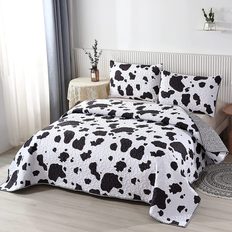 PERFEMET Black and White Cow Print Quilt Set King Size Bedding Set Reversible Bedroom Decorations for Kids and Teens Bedspread Set(King,1 Quilt + 2 Pillow Cases) Home & Garden > Linens & Bedding > Bedding PERFEMET Full/Queen  