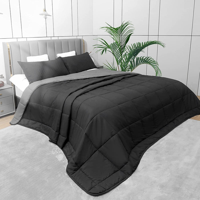 SOULOOOE Oversized California King plus Comforter 120X120 Extra Large King Size Quilts 3 Pieces Lightweight Reversible down Alternative Bedspreads for All Season with 8 Corner Tabs Blanket Grey Home & Garden > Linens & Bedding > Bedding > Quilts & Comforters SOULOOOE Black/Grey Oversized King Plus 