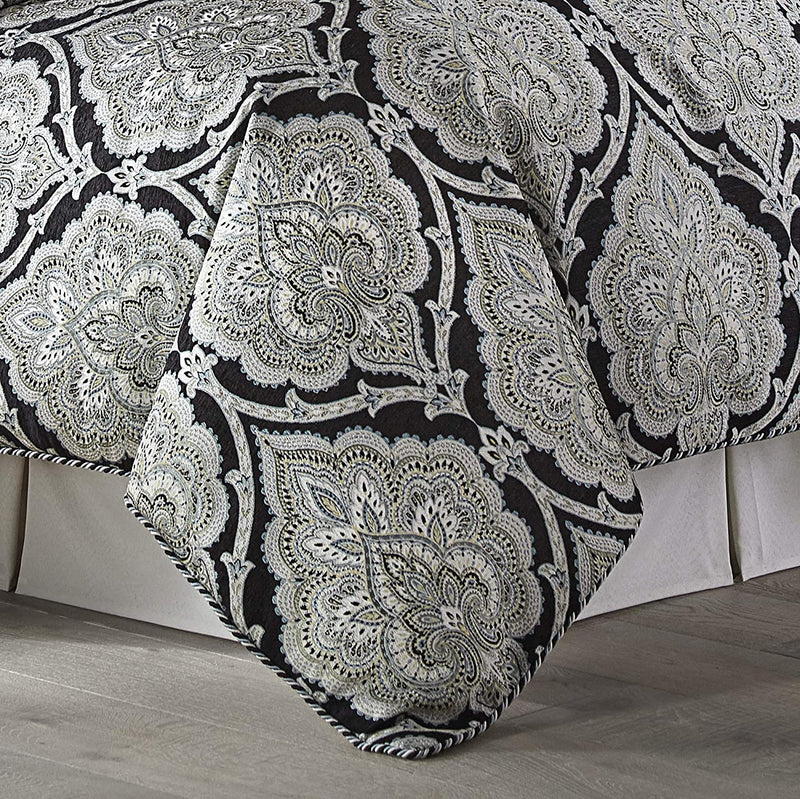 Croscill Dianella Queen Comforter Set, Black Home & Garden > Linens & Bedding > Bedding > Quilts & Comforters Croscill   