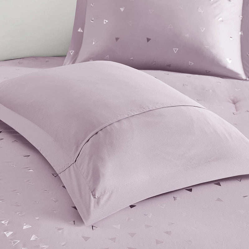 Intelligent Design Zoey Triangle Metallic Print, Cozy Comforter Set All Season Bedding Set, Matching Sham, Decorative Pillow, Twin/Twin XL, Purple/Silver 4 Piece