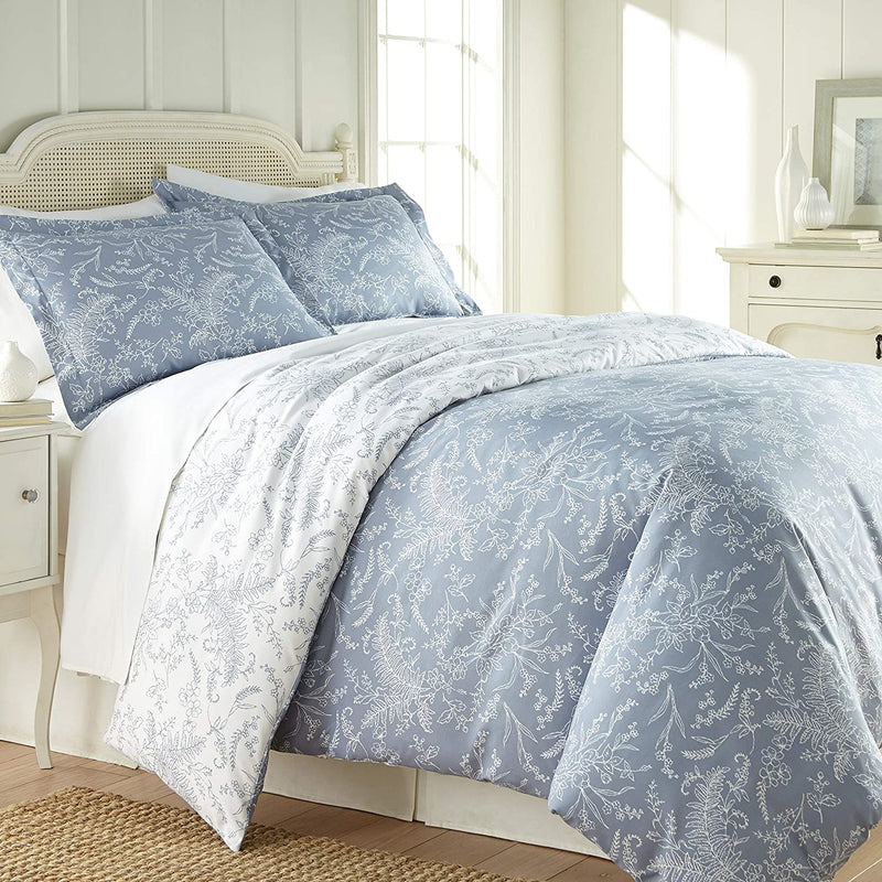 Southshore Fine Living, Inc. Oversized Comforter Bedding Set down Alternative All-Season Warmth, Soft Cozy Farmhouse Bedspread 3-Piece with Two Matching Shams, Infinity Blue, King / California King Home & Garden > Linens & Bedding > Bedding Southshore Fine Linens Winter Brush Blue King / California King 