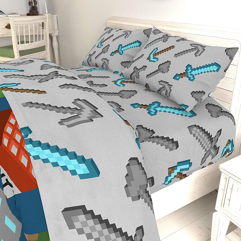 Jay Franco Minecraft Isometric 5 Piece Full Bed Set - Includes Comforter & Sheet Set - Bedding Features Creeper - Super Soft Fade Resistant Polyester - (Official Minecraft Product)