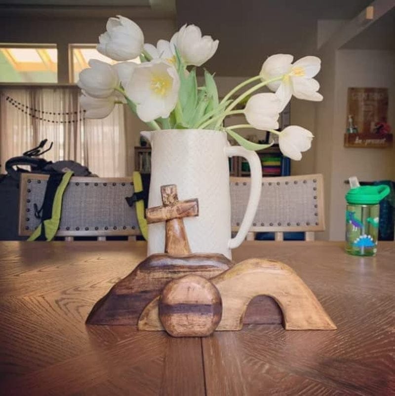 The Empty Tomb Easter Scene and Cross, Jesus Tomb Easter Tray Bundle Kit, Easter Resurrection Scene Set Wooden Jesus Puzzle Statue for Easter Decorations for the Home, Tabletop, Office.