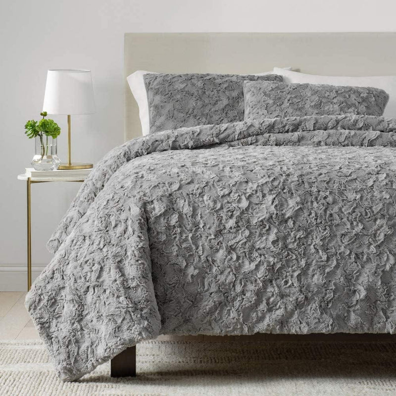 UGG Adalee Comforter Set - Soft and Comfortable Faux Fur Bedding Set, Seal, King Home & Garden > Linens & Bedding > Bedding > Quilts & Comforters UGG Seal King 
