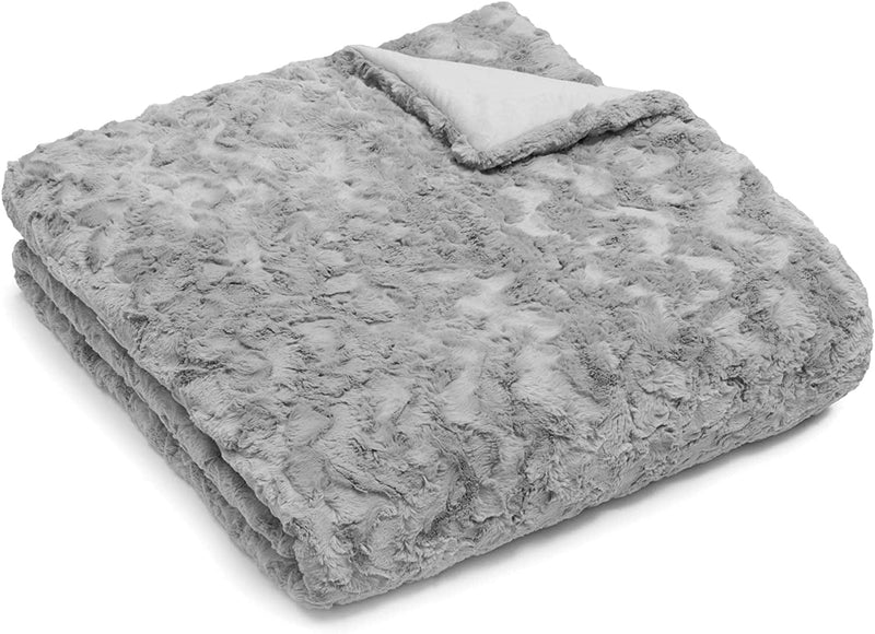 UGG Adalee Comforter Set - Soft and Comfortable Faux Fur Bedding Set, Seal, King Home & Garden > Linens & Bedding > Bedding > Quilts & Comforters UGG   