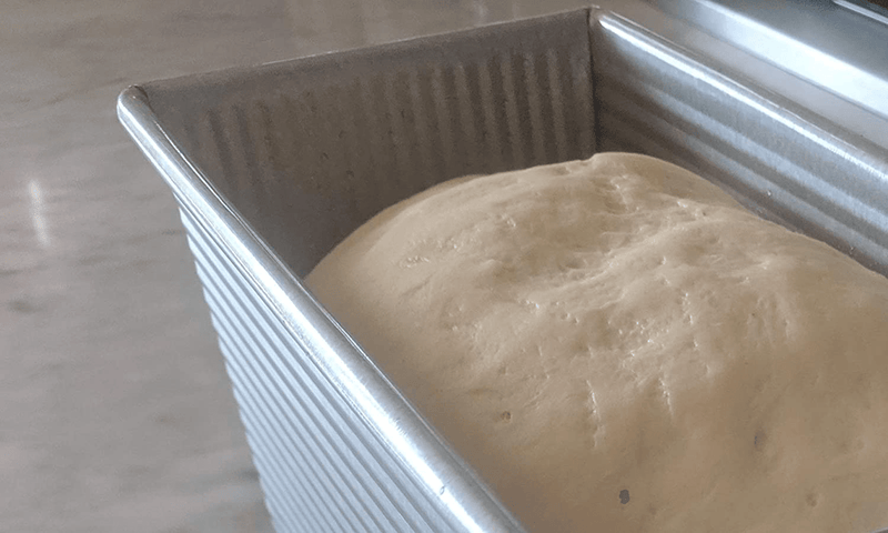 USA Pan Bakeware Pullman Loaf Pan, Small