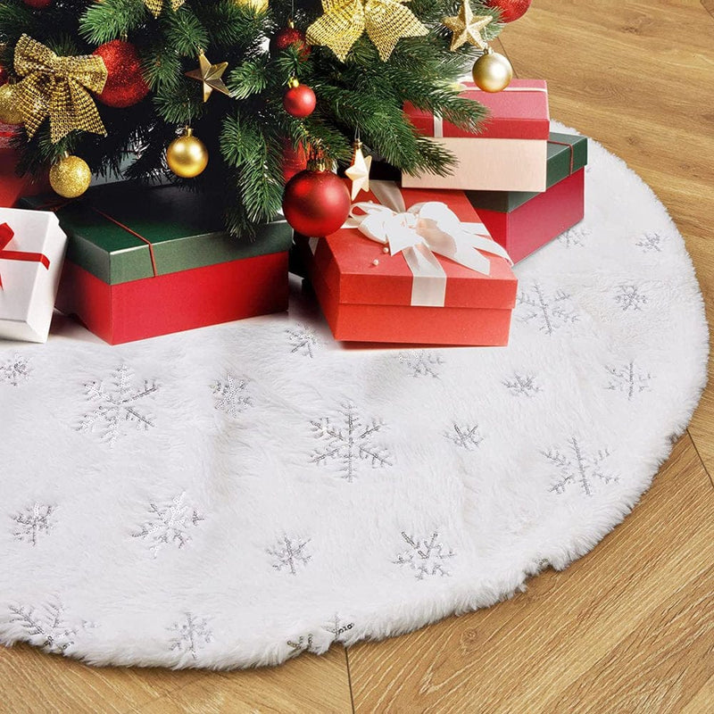 White Tree Skirt Faux Fur Rose Gold Sequin Tree Skirt Christmas Decoration 24/36/48Inch Double Layers Treecovers Shiny Tree Floor Mats Fireplace Tree Skirts Fluffy Tree Skirt (24Inch,Silver Snowflake) Home & Garden > Decor > Seasonal & Holiday Decorations > Christmas Tree Skirts Baumaty 24" Silver Snowflake 
